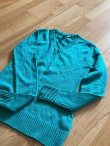 Beautiful wooden cute sweater Top