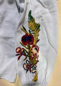 Embroidered Sleeve Blouse 32 30 vle ko bhi hojyega