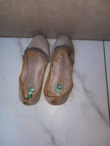 Embellished Juttis