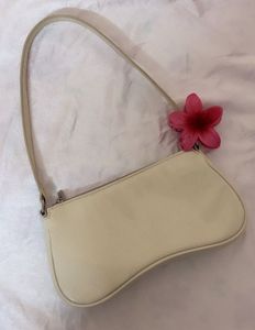 H&M Basic Shoulder Bag.