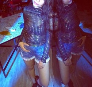 Holographic Top