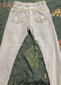 Price Drop ‼️Torn Distress Jeans