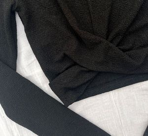 H&amp;M Divided Black Twist Front Top