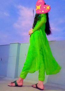 Naira Cut Kurti With Pant
