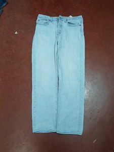 Levi's Off White Straight Fit Jeans .