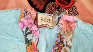Floral Print Pull Sleeve Crepe Crop Top