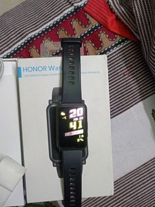 HONOUR SMART WATCH WITH AMOLED SCREEN