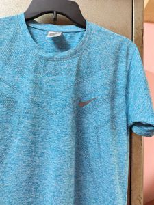 Nike T-Shirt