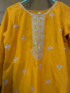 Elegant Yellow Embroidered Kurta