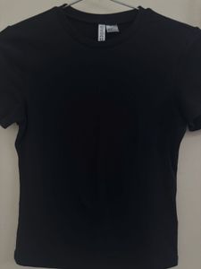 DIVIDED BASIC SOLID TEE