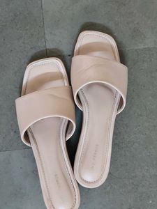 INO FERRO's Beige Fashion Slides