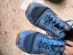 Sports Shoes