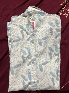 Stylish White &amp; Blue Patterned Men&#39;s Shirt