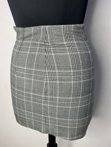 Grey check skirt