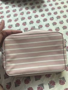 Guess Sling