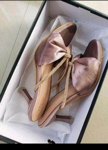 🌷Kitten Heel With Rhinestone Strap🌷👠