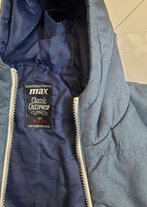 Unisex Sleeveless Jacket Wth Hoodie