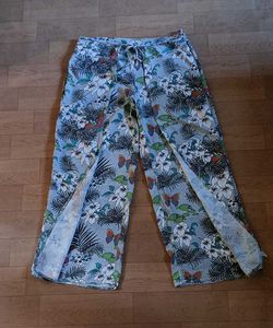 Floral Print Cropped Pants