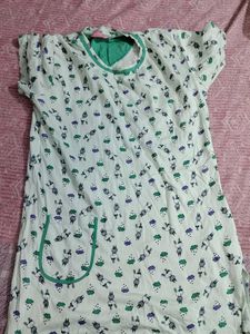 Patterned Green long top XL