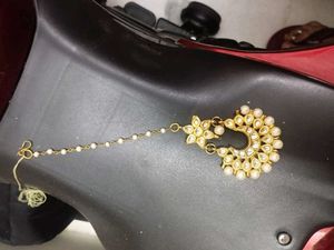 Elegant Kundan Pearl Maangtika