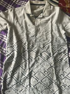 I Am Selling My Tshirt