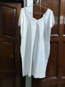 Elegant White Kurta with Embroidery