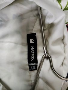 Shirt With Front Knott