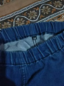 Girl Jeans Come Jegging