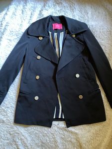 Chic Black Double-Breasted Peacoat