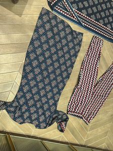 Navy blue &amp; red printed Kurta with Trousers &amp; dupa