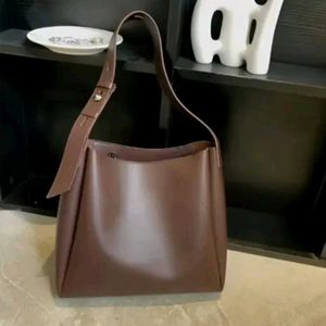 Elegant Brown Shoulder Bag