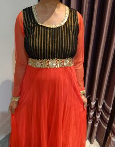 🔥🎀 Women Partywear Gown 🎀🔥