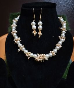 Simple Elegant Royal Look Pearls Necklace With Earrings.   Totally New Piece.