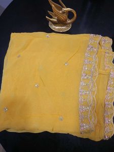Yellow Embroidered🟡 &amp; White Lace🤍 Dupatta Set