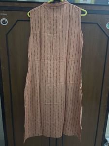 Avaasa Peach Striped Kurti