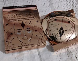 Charlotte Tilbury glow glide face highlighter