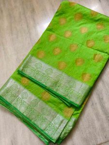 Regal Green &amp; Gold Brocade Saree Set 🦜