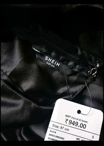 Elegant Black Puff Sleeve Dress