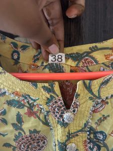 AnoukYellow Floral Print Kurti