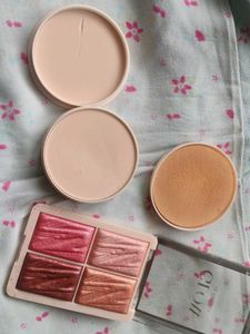 Eyeshadow With Compact Free