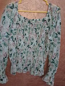🌷gorg floral peplum top🍃