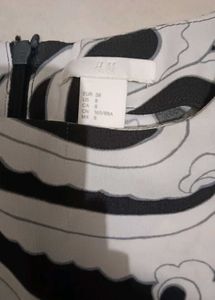 Stylish Black &amp; White Tank Top