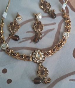 Rustbeads Necklace, Ear Rings, Mang Tikka.