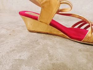 Red Velvety Heel
