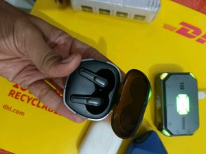 pack of 4 gaming earbuds all are perfect peace