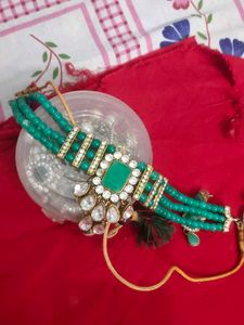 Emerald Choker Set
