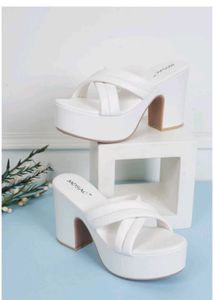 High Heels 👠 Sandel White