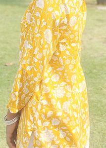 Women Short Kurti 💛