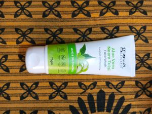 Biotique Morning Nectar Nourish &amp; Hydrate Moisturi