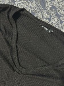 Black Long Sleeve V-Neck Top